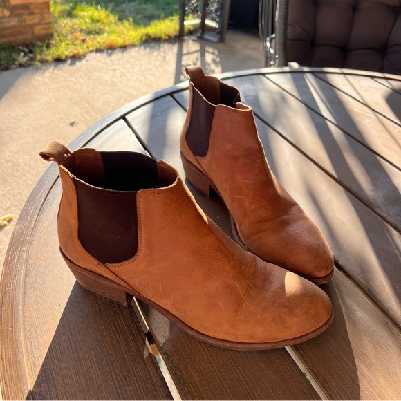 Frye Leather Ankle Chelsea Boots - Picture 1 of 7